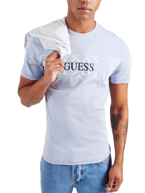 GUESS CHEST BOX Tricou din bumbac cu imprimeu albastru nimbus - tricou