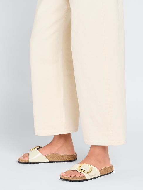 MADRID BIG BUCKLE Papuc din piele lacuita stralucire ecru - Pantofi femei