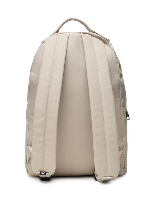 CK JEANS SPORT ESSENTIALS Rucsac pentru laptop de 13". bej clasic - Rucsacuri pentru laptop