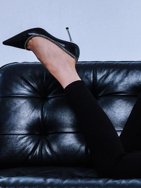 QUEEN 3878 Pompe din piele cu lant negru - Pantofi femei