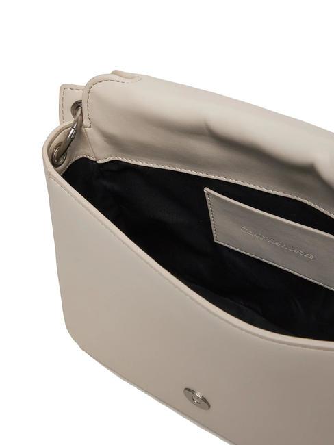 LINE QUILT  Geanta de mana, cu bareta de umar coaja de ou - Genți femei