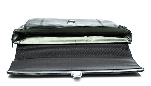 Dosarul LINK 2, port PC 13 ", extensibil negru - Serviete birou