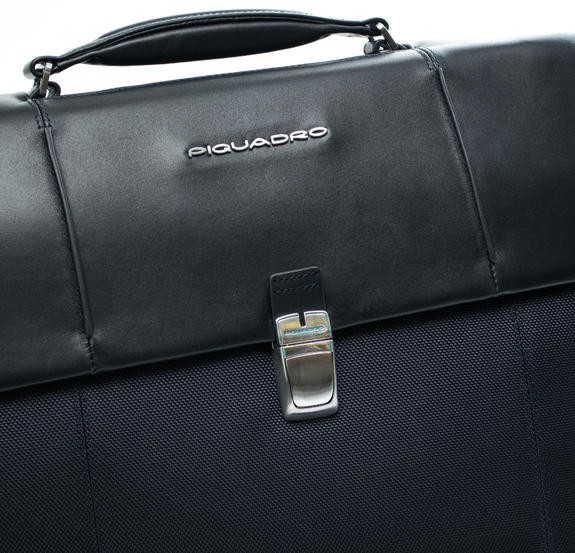 Dosarul LINK 2, port PC 13 ", extensibil albastru - Serviete birou