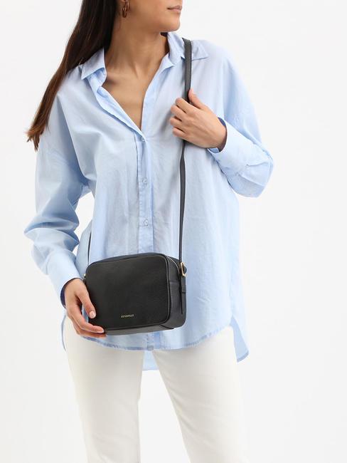 CHERRY Geanta aparat foto din piele ciocanita lapte de nucă de cocos - Genți femei