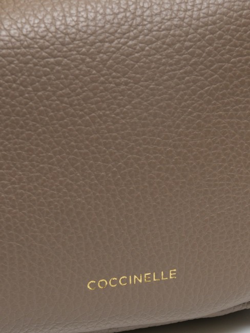 CHERRY Geantă mică de umăr din piele taupe cald - Genți femei