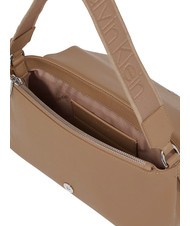 CALVIN KLEIN CK MUST Geanta de umar cu clapa amforă - Genți femei - 4