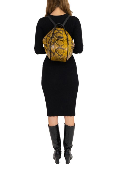 TRIO Geanta rucsac din piele St python piton maro - Genți femei