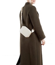 COCCINELLE TEBE Geanta de umar din piele texturata alb - Genți femei - 4