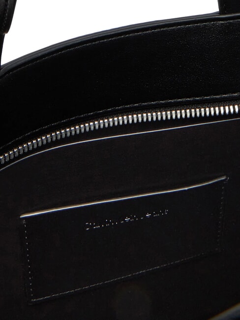 SCULPTED EW Geanta de mana, cu bareta de umar pe negru - Genți femei