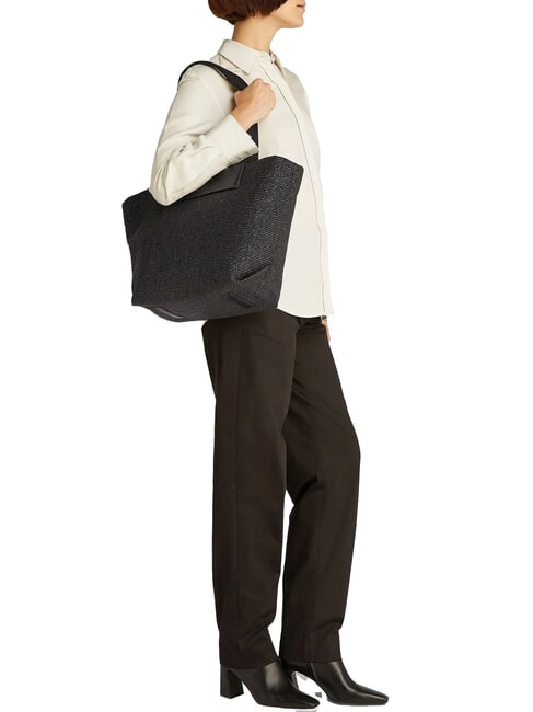 CK RAFFIA Cumpărător de umăr ck negru - Genți femei