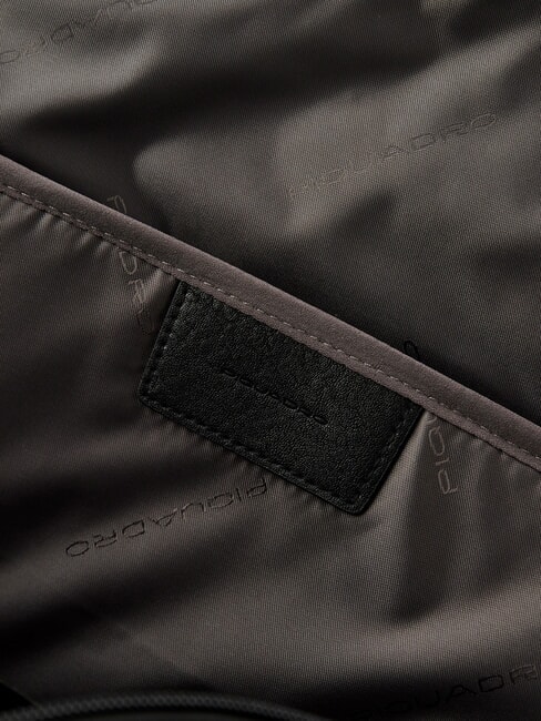 BRIEF ECOLOGICA TECH Rucsac din material reciclat cu placă USB, suport pentru laptop de 15,6". negru - Rucsacuri pentru laptop