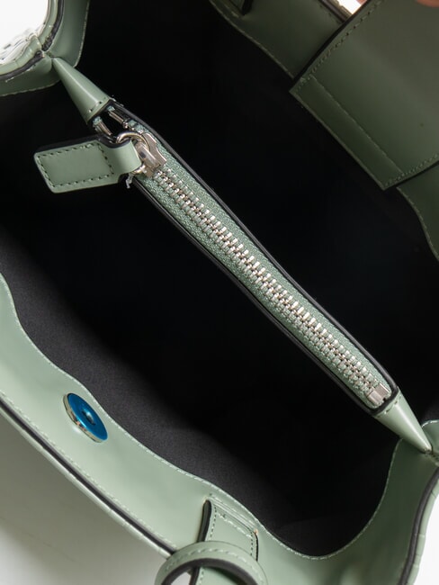 LOGO EMBOSSED Geantă cu curea de umăr salvie - Genți femei