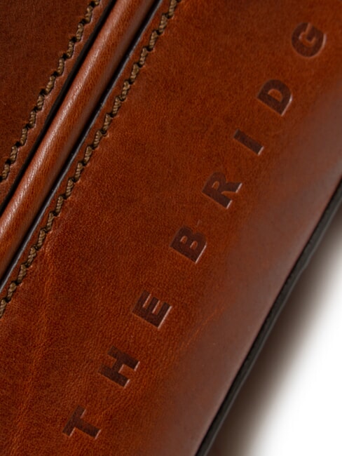 DAPHNE Geanta husa camera din piele BROWN - Genți femei