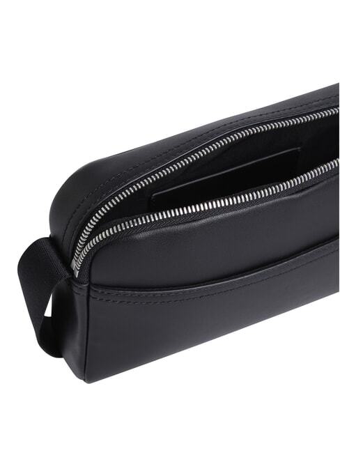 CKJ MONO LOGO Geantă orizontală pe negru - Genți de umăr bărbați