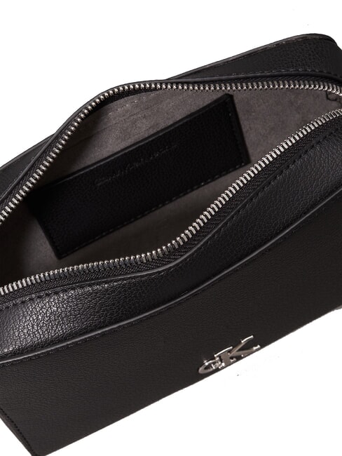 CKJ MINIMAL MONOGRAM Geantă de umăr cu husă pentru cameră pe negru - Genți femei