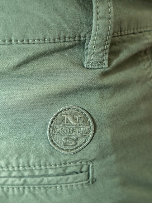 FREEDOM Pantaloni scurți chino din bumbac verde militar - Pantaloni