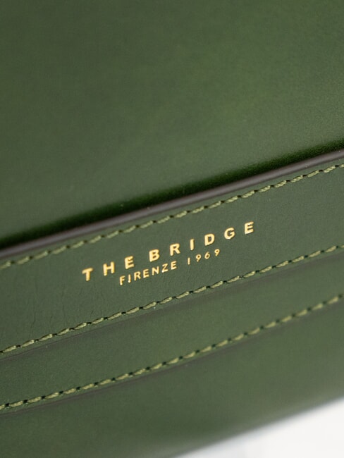 LUCREZIA Poșetă cu manșetă din piele engleză verde abb. aur - Genți femei