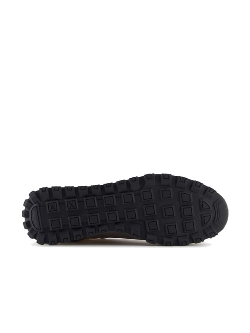 DROP MICROSUEDE Teniși cu logo lateral bas brun + alb-gălbui - Pantofi femei