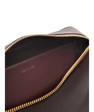 CALVIN KLEIN EMBOSSED LOGO Geantă de umăr mini fudge/espresso - Genți femei - 4