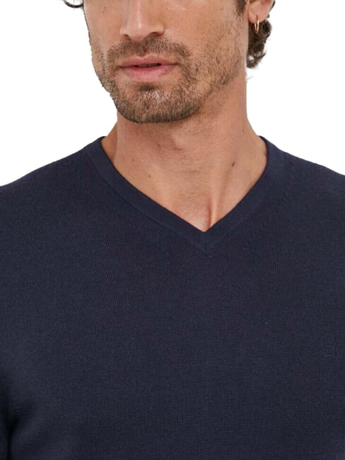 CK Pulover din l&acirc;nă cu decolteu &icirc;n V, croială regulată cerul nopții - Pulovere pentru bărbați