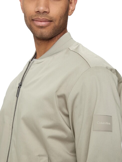 CK Jachetă bomber din satin elastic Ceață londoneză - Geci de bărbați