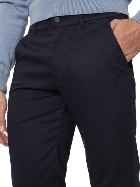 CK Pantaloni chino slim fit cu talie medie cerul nopții - Pantaloni