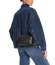 CALVIN KLEIN EMBOSSED LOGO Geantă de umăr mini nucă de cocos neagră/prăjită - Genți femei - 5