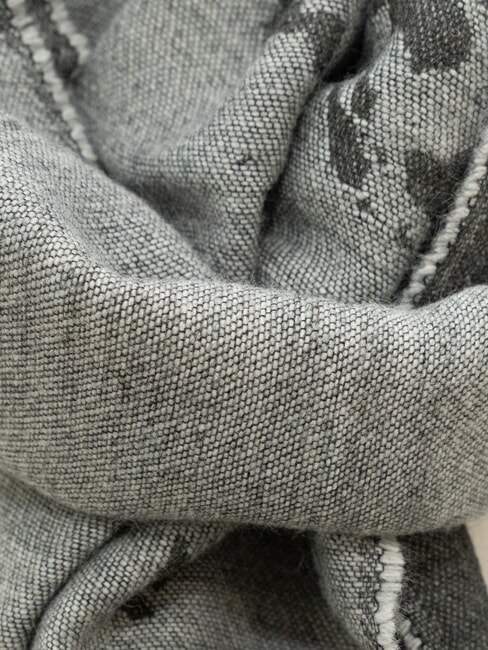 GEO Eșarfă cu franjuri GRI - Eșarfe