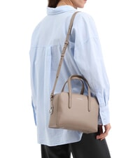 COCCINELLE SWAP Geantă tip ghiozdan din piele cu curea de umăr taupe cald - Genți femei - 4