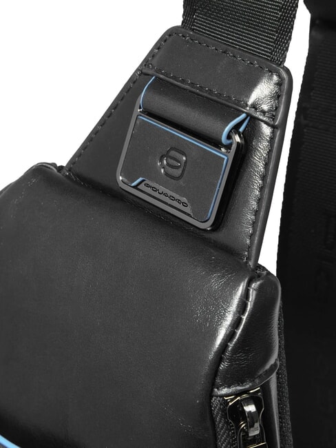 BLUE SQUARE Rucsac de umăr din piele cu suport mini pentru tabletă negru - Genți de umăr bărbați