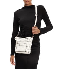 GUESS MAYLEE Geantă de umăr mini cu găleată aproape alb - Genți femei - 4