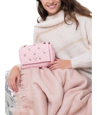 GUESS EVERLEE Geantă matlasată cu aplicații apă de trandafiri - Genți femei - 4