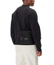 CALVIN KLEIN BOLD LOGO NYLON  pe negru - Genți de umăr bărbați - 5