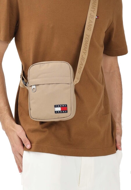 TJ ESS DAILY Geantă de umăr dună &icirc;ntunecată - Genți de umăr bărbați