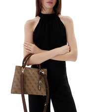 GUESS NOELLE 2 Geantă de m&acirc;nă, cu curea de umăr logo latte / maro - Genți femei - 6