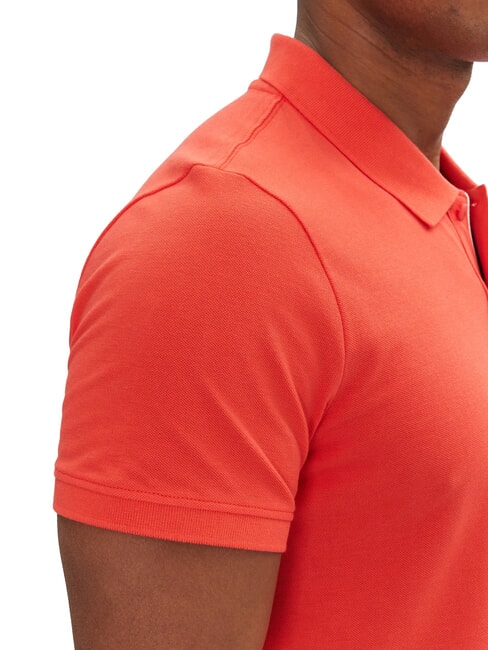 TH JEANS Tricou polo cu m&acirc;necă scurtă și steag vermilion strălucitor - maiou Polo