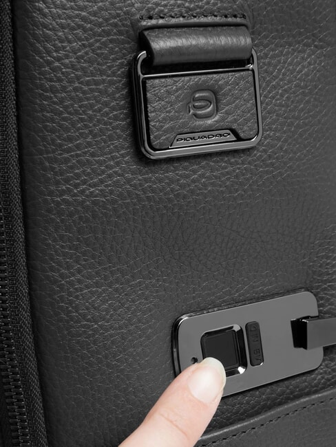 MODUS RESTYLING Rucsac cu &icirc;nchidere cu amprentă negru - Rucsacuri pentru laptop