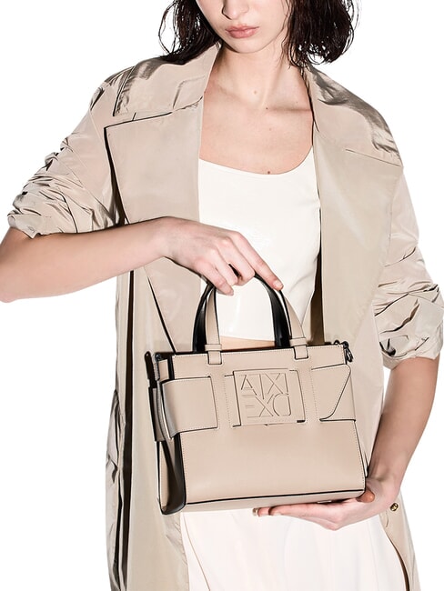 SUSIE Geantă de m&acirc;nă, cu curea de umăr nisip - Genți femei