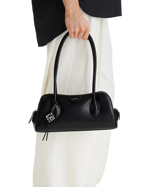 EMBOSSED LOGO BUSINE Geantă de umăr pe negru - Genți femei