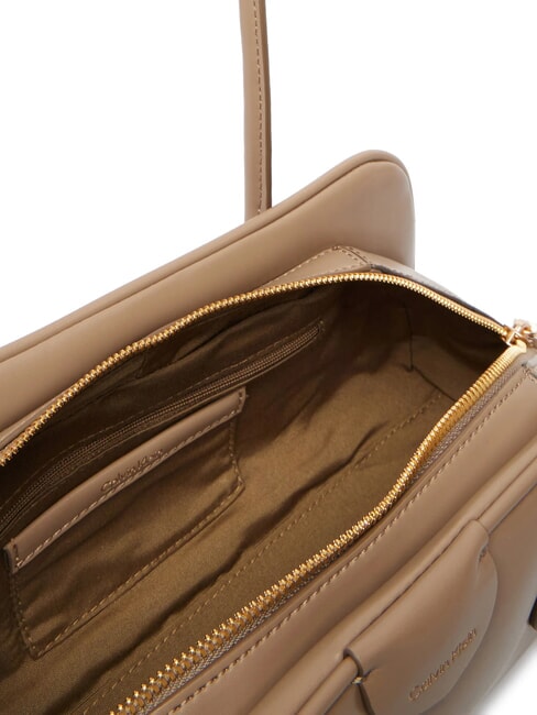 EMBOSSED LOGO BUSINE Geantă de umăr taupe de deșert - Genți femei