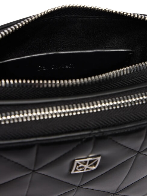 QUILTED EMBLEM Geantă de umăr mini pe negru - Genți femei