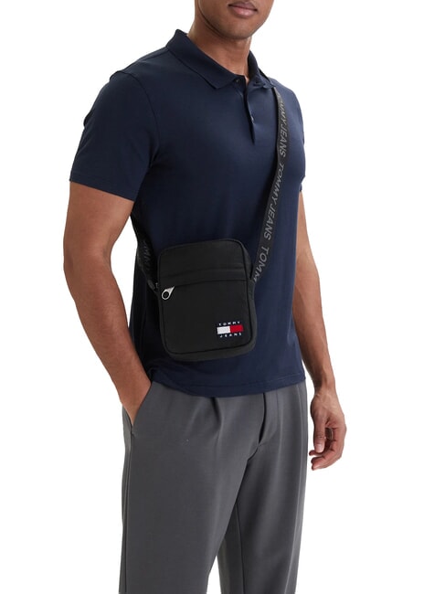 TJ ESS DAILY Geantă de nailon reciclată negru - Genți de umăr bărbați