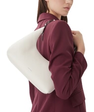 CALVIN KLEIN EMBOSSED LOGO Geantă de umăr, cu curea de umăr alis alb - Genți femei - 2