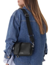 CALVIN KLEIN SIGNATURE LOGO STRAP Geantă cu funcție dublă pentru cameră negru / nichel strălucitor - Genți femei - 2