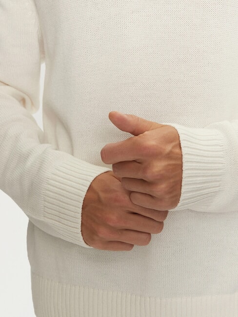 TH JEANS  Pulover cu guler rotund alb antic - Pulovere pentru bărbați
