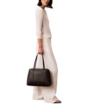 CALVIN KLEIN FOIL LOGO Geantă de umăr XL nucă de cocos neagră/prăjită - Genți femei - 2