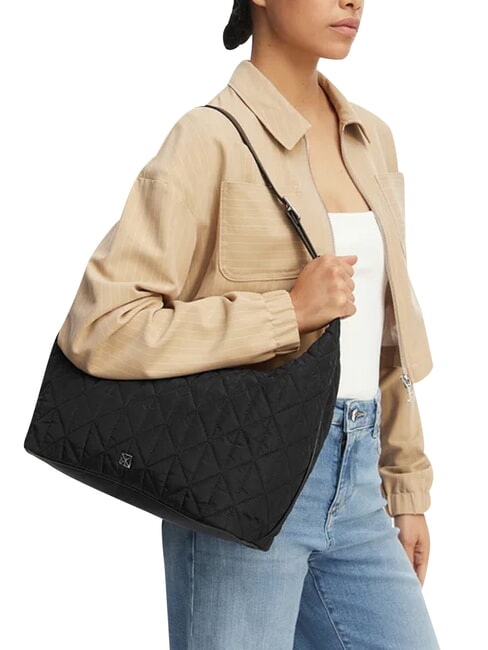 QUILTED NYLON Geantă de umăr pe negru - Genți femei