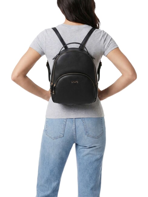 MANHATTAN Rucsac cu buzunar frontal BLACK - Genți femei