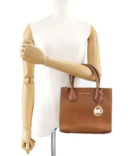 MICHAEL KORS MERCER Geantă de m&acirc;nă cu curea de umăr, din piele bagaje - Genți femei - 7