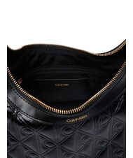 CALVIN KLEIN EMBLEM AOP Geantă de umăr / geantă crossbody pe negru - Genți femei - 4